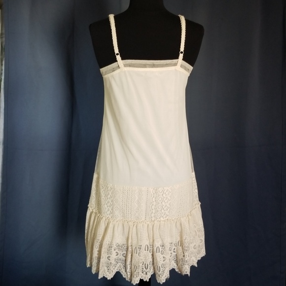 RYU Anthro Antique White Embroidered Lace Dress - Picture 5 of 8